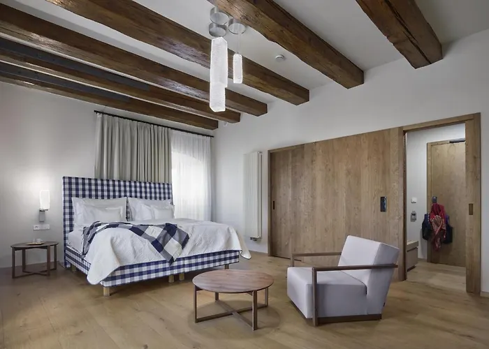 Lotrinsky Hotel